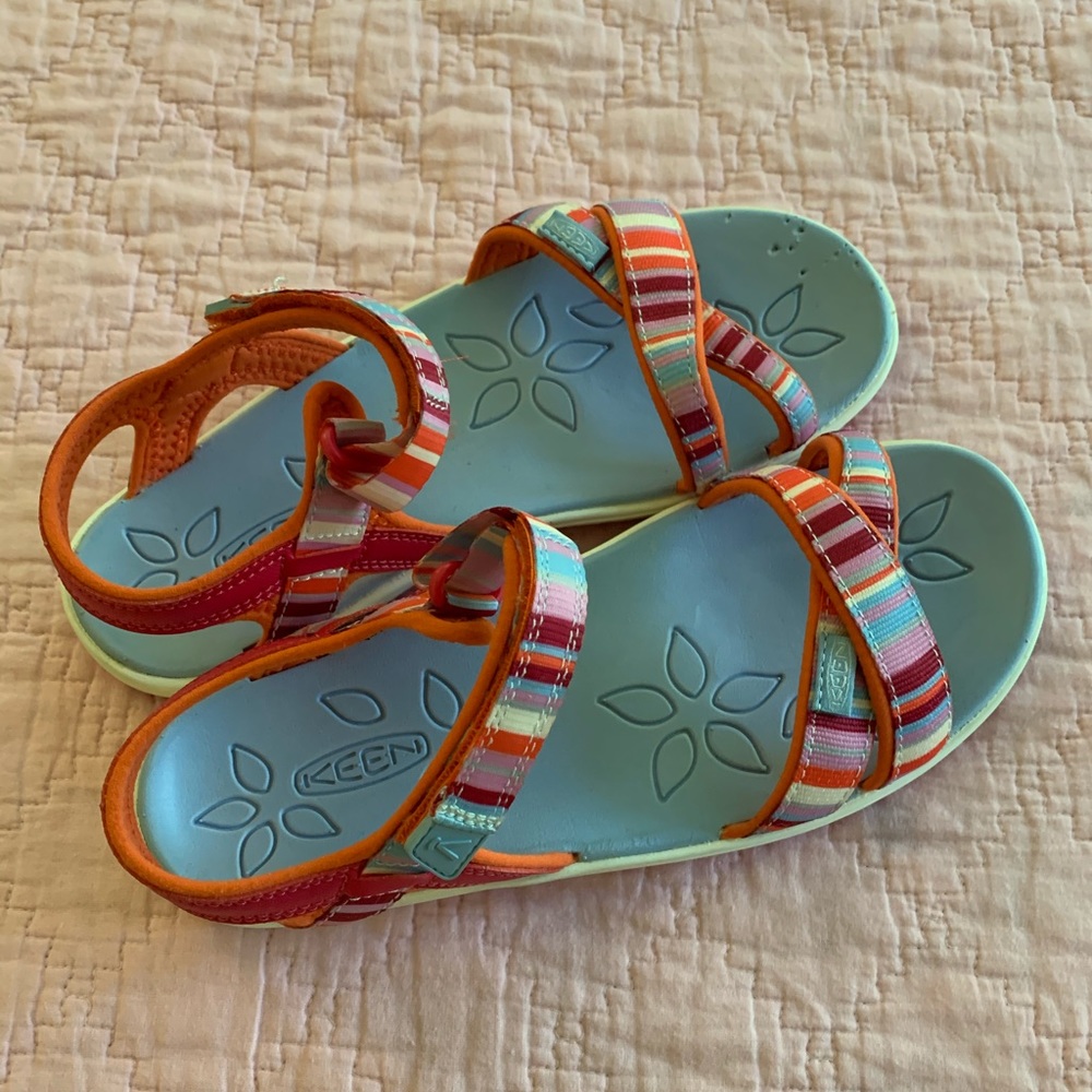 Women’s size 6 KEEN sandals, multicolor, NWOT